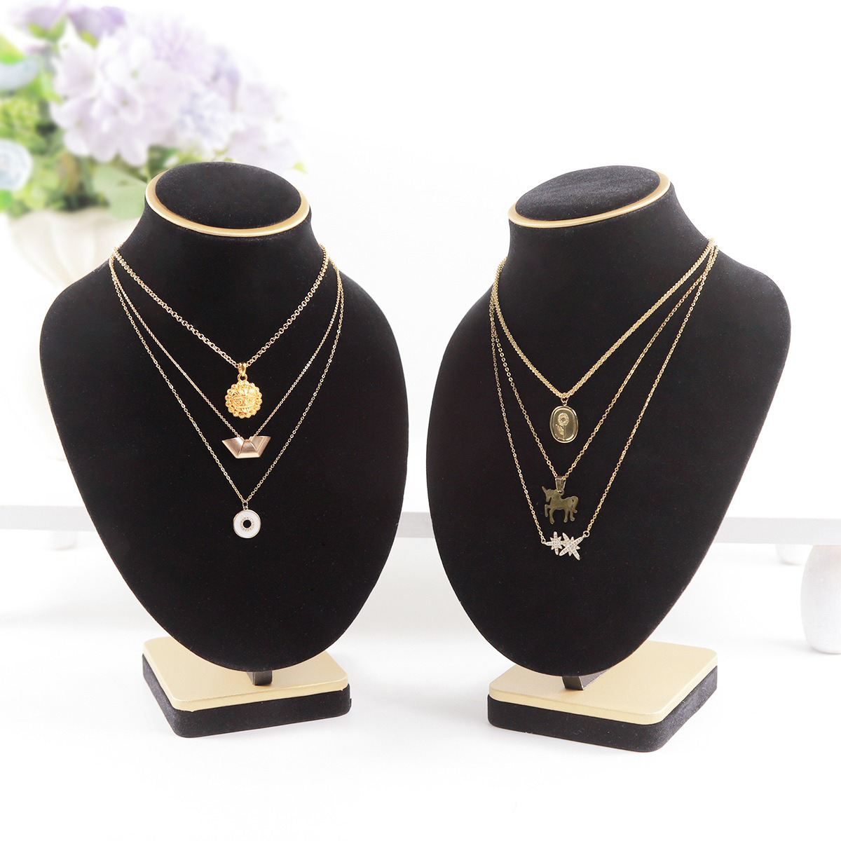 Busto de joias de veludo preto - Body Jewelry Store avaliação e preço